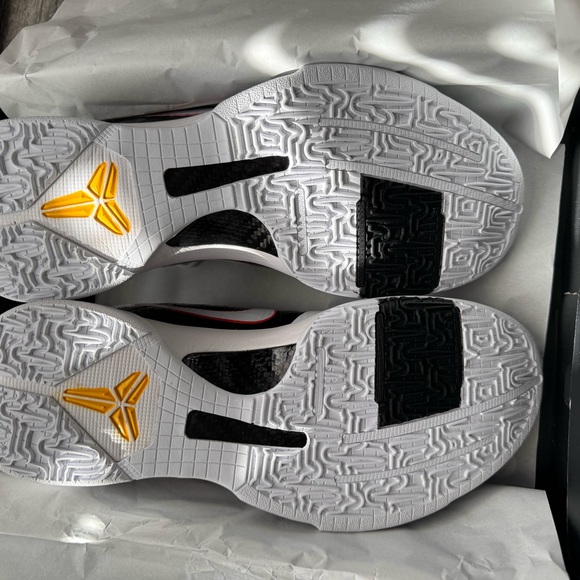 Kobe 5 - Picture 3 of 8